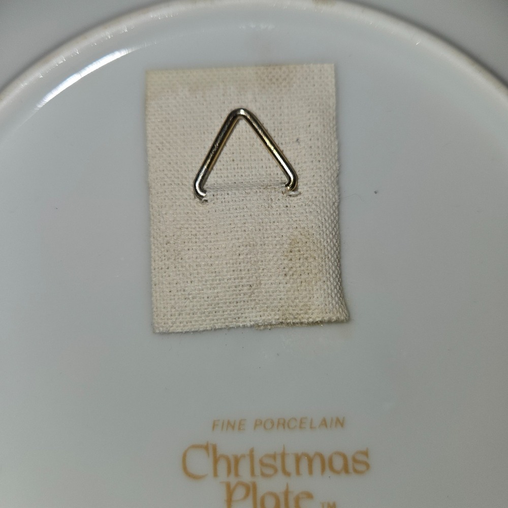 Jasco Porcelain Christmas Plates 22K Gold Edged 1982 New in Box Display Mount - Picture 10 of 12